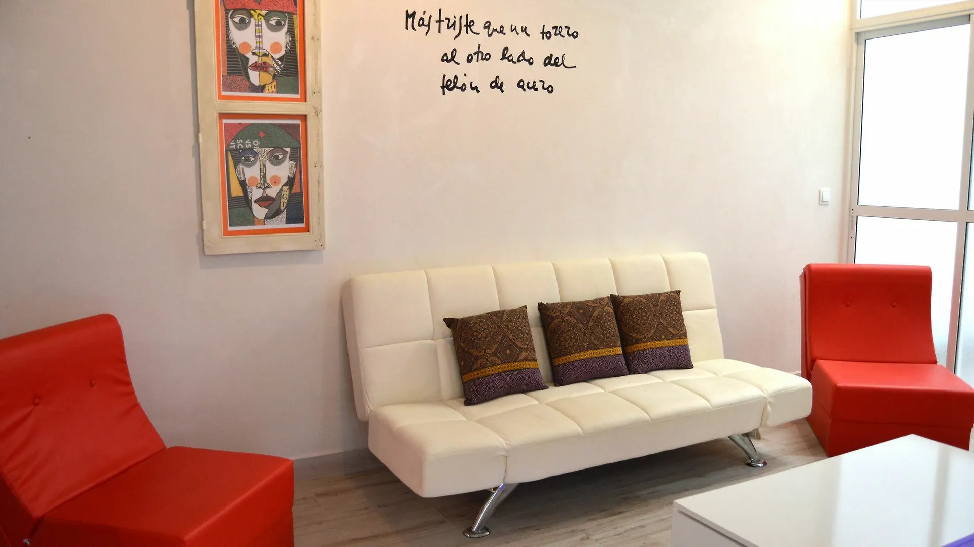 Apartamento 19 Dias Y Muchas Noches 加的斯 0*,  西班牙