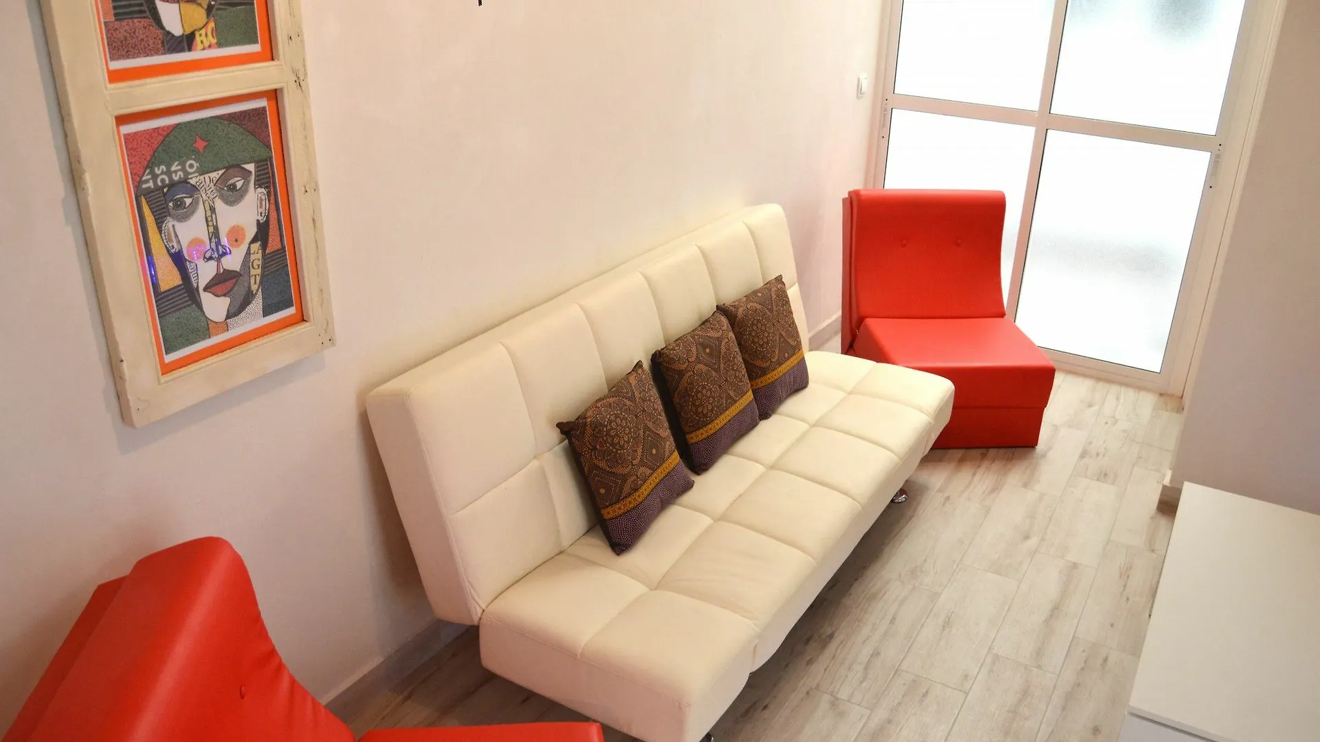 Apartamento 19 Dias Y Muchas Noches 加的斯 0*,
